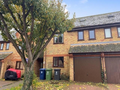 3 Bedroom Semi-detached House For Rent In Swavesey, Cambs