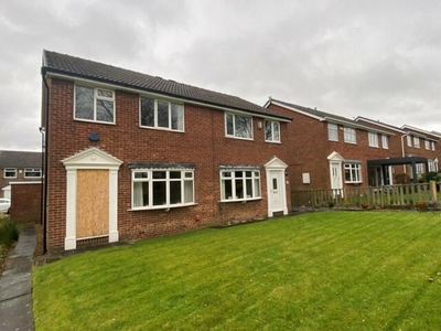 3 Bedroom Semi-detached House For Sale In Hightown, Liversedge