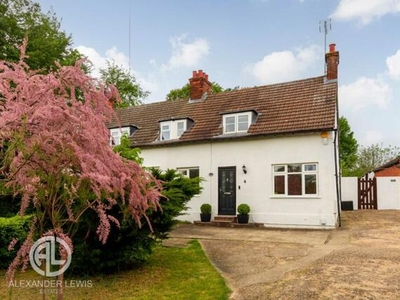 3 Bedroom Semi-detached House For Sale In Letchworth Garden City
