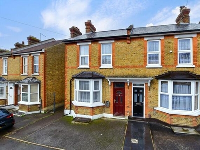 3 Bedroom Semi-detached House For Sale In Maidstone