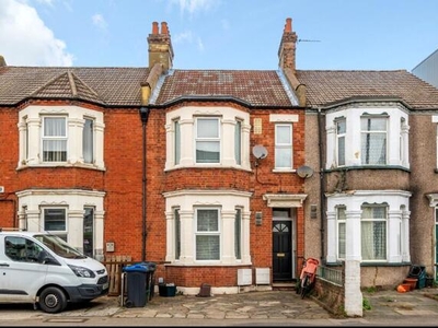 3 Bedroom Terraced House For Sale In Raynes Park