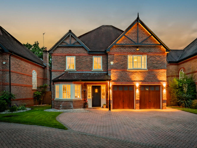 4 bedroom detached house for sale in Appleton family home in a gated development off Lyons Lane, WA4