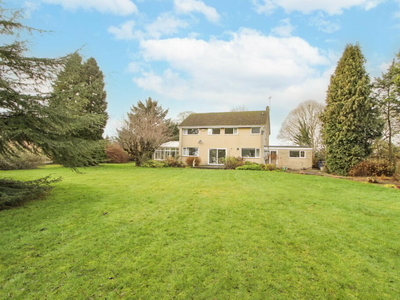 4 bedroom detached house for sale in Bawtry Road, Hatfield Woodhouse, Doncaster, DN7