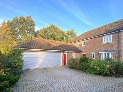 4 bedroom detached house for sale in Bucklesham Road, Purdis Farm, Ipswich, Suffolk, IP3