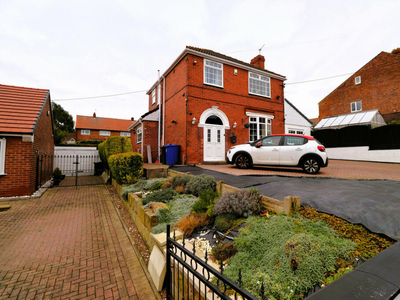 4 bedroom detached house for sale in Highfield Road, Doncaster, DN12