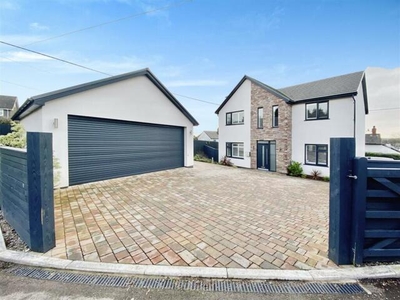 4 Bedroom Detached House For Sale In Pwllmeyric