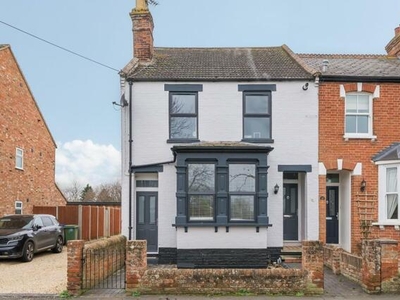 4 Bedroom Semi-detached House For Sale In Aylesbury, Hp22