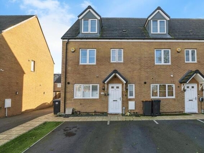 4 Bedroom Semi-detached House For Sale In Dunstable, Bedfordshire