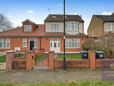 5 Bedroom Semi-detached House For Sale In Winchmore Hill, London