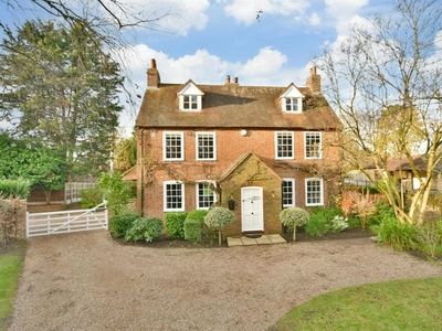6 bedroom detached house for sale in The Street, Hartlip, Sittingbourne, Kent, ME9