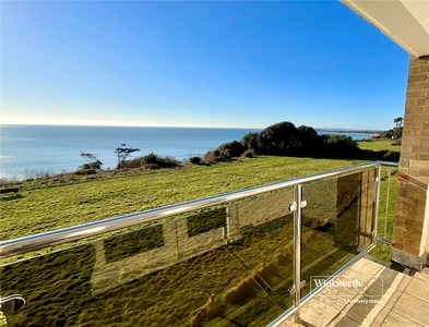 Beacon Drive, Highcliffe, Christchurch, BH23 2 bedroom flat/apartment in Highcliffe