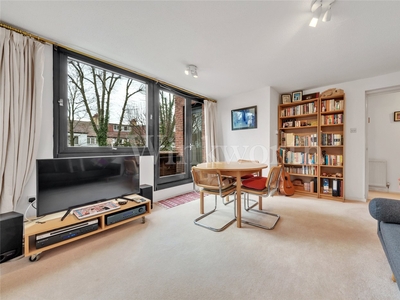 Britten Close, London, NW11 2 bedroom flat/apartment in London