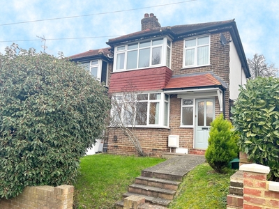 Semi-detached House to rent - Portland Road, Bromley, BR1