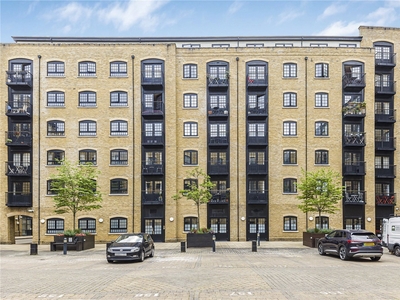 1 bedroom property for sale in Cayenne Court, London, SE1