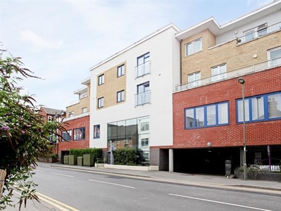 1 bedroom property to let in Guildford