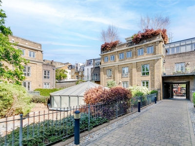 2 bedroom property for sale in Anderson Square, London, N1