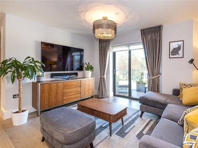 2 bedroom property for sale in Archway Road, London, N6