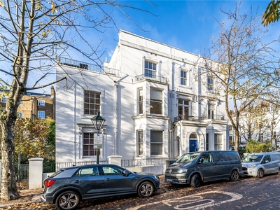 2 bedroom property for sale in Berkeley Gardens, London, W8