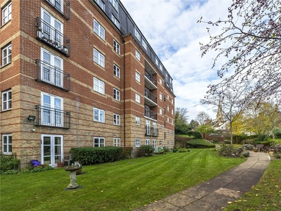 2 bedroom property for sale in Church Crescent, LONDON, N10