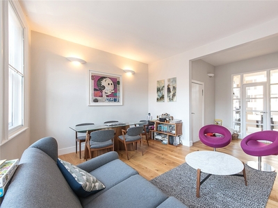 2 bedroom property for sale in Heath Street, London, NW3