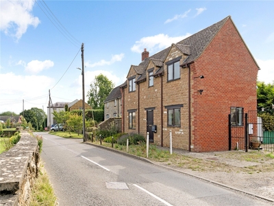 2 bedroom property for sale in High Street, Clifton, OX15