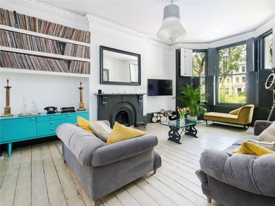 2 bedroom property for sale in Highbury New Park, London, N5