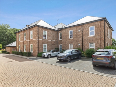 2 bedroom property for sale in Merry Hill Road, Bushey, WD23