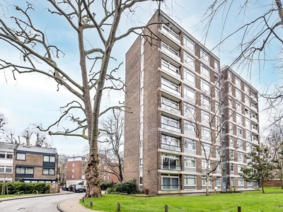 2 bedroom property for sale in Park Close, London, W14