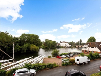2 bedroom property for sale in River Court, MAIDENHEAD, SL6
