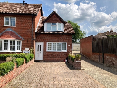 2 bedroom property for sale in The Avenue, Liphook, GU30