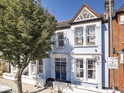 2 bedroom property for sale in Treport Street, London, SW18