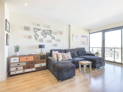 2 bedroom property for sale in Upper Richmond Road, London, SW15