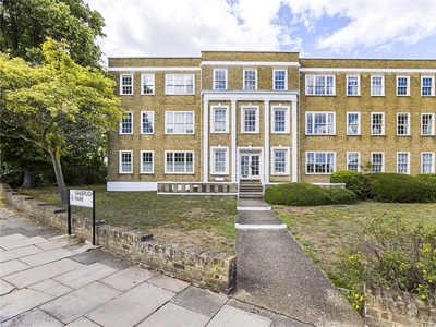 2 bedroom property for sale in Vanbrugh Fields, London, SE3