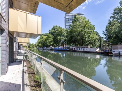 2 bedroom property for sale in Waterfront Apartments, Amberley Road, London, W9