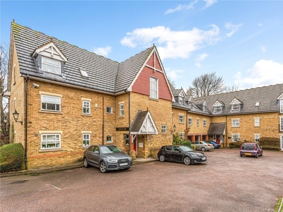 2 bedroom property for sale in Watford Road, Rickmansworth, WD3