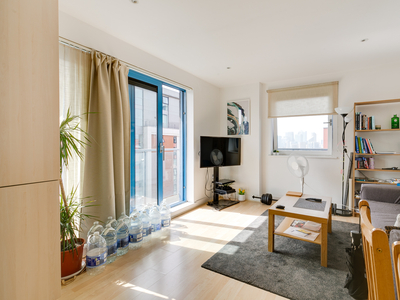 2 bedroom property for sale in Western Gateway, London, E16