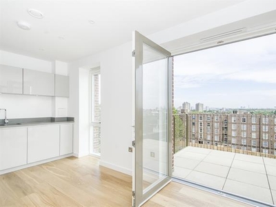 2 bedroom property to let in Monarch Square London SW11