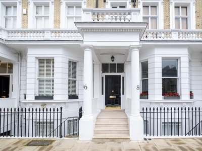 2 bedroom property to let in Onslow Gardens London SW7