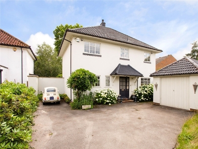 3 bedroom property for sale in Haslemere Road, Liphook, GU30