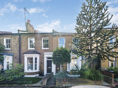 3 bedroom property for sale in Mapledene Road, LONDON, E8