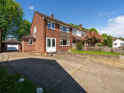 3 bedroom property for sale in St. Peters Close, RICKMANSWORTH, WD3