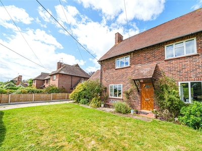 3 bedroom property for sale in The Green, Dunsfold, GU8
