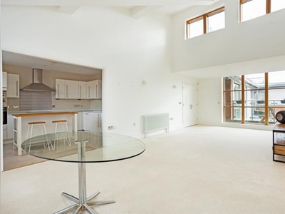 3 bedroom property to let in Cromwell Mews, Marlborough
