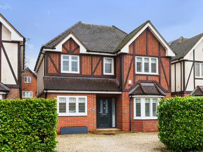 4 bedroom property for sale in Baring Road, Beaconsfield, HP9