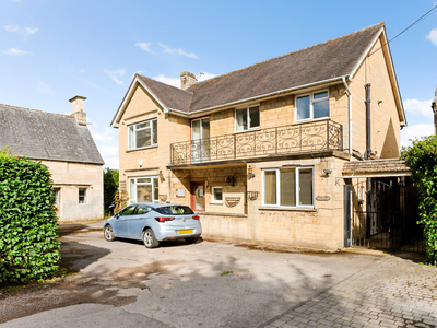 4 bedroom property for sale in Paganhill, Stroud, GL5