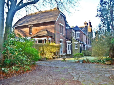4 bedroom property for sale in Stratford Road, Watford, WD17