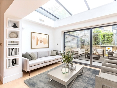 4 bedroom property for sale in Treetop Mews, London, NW6