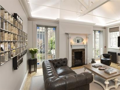 4 bedroom property to let in North Audley Street Mayfair W1K