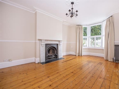 4 bedroom property to let in Halford Road, Richmond TW10