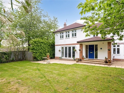 5 bedroom property for sale in Hampden Way, Watford, WD17